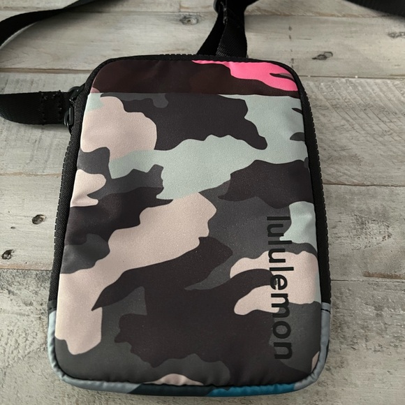 lululemon athletica Handbags - NWOT Lululemon crossbody bag